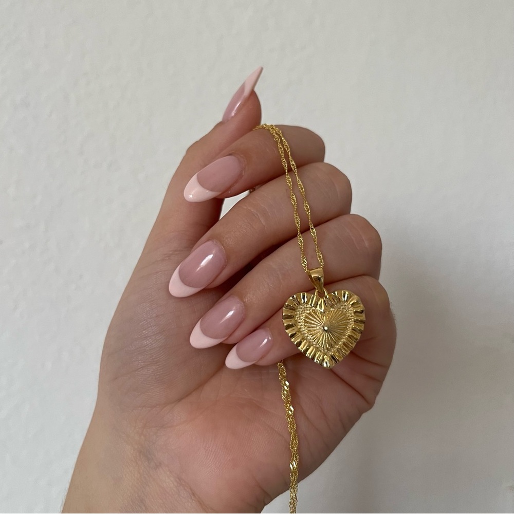 Textured Dainty Heart Pendant Necklace